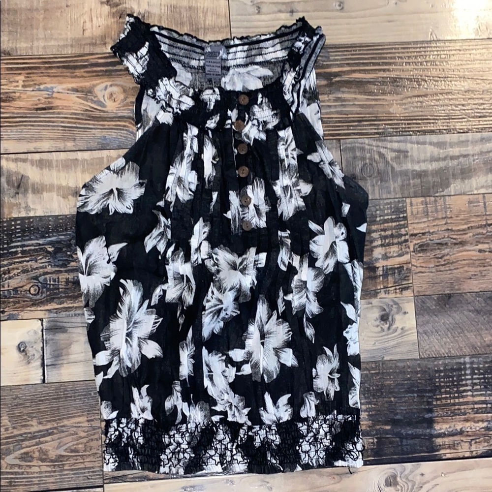 Poetry floral cotton tank size small